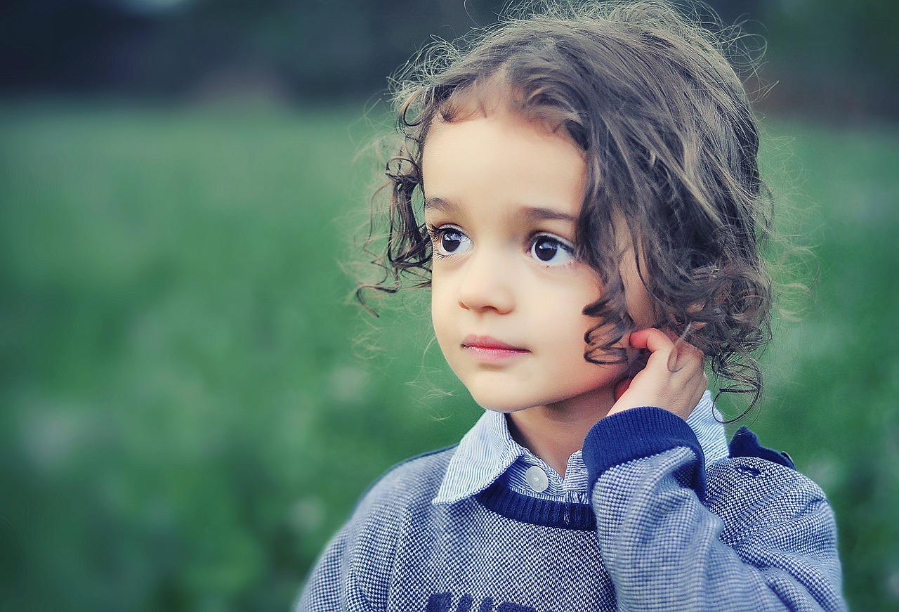 Jak pomóc dziecku w radzeniu sobie z emocjami: 8 skutecznych technik