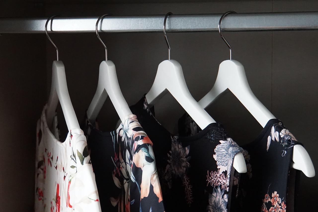 9 najlepszych sposobów na sprzedaż odzieży używanej online